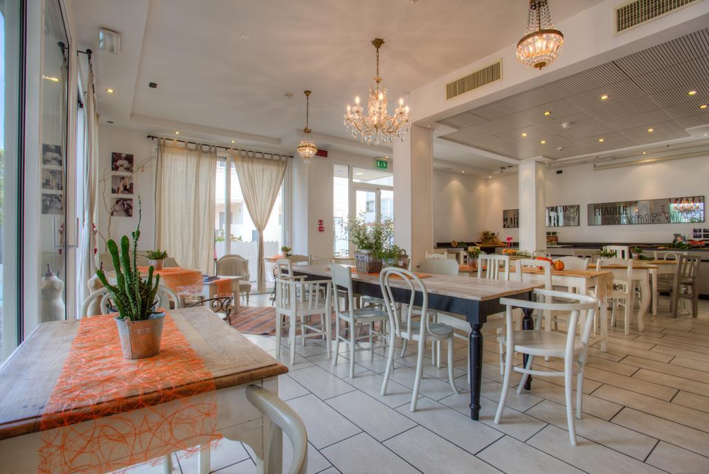 D-Place Hotel & Suite Riccione Ngoại thất bức ảnh